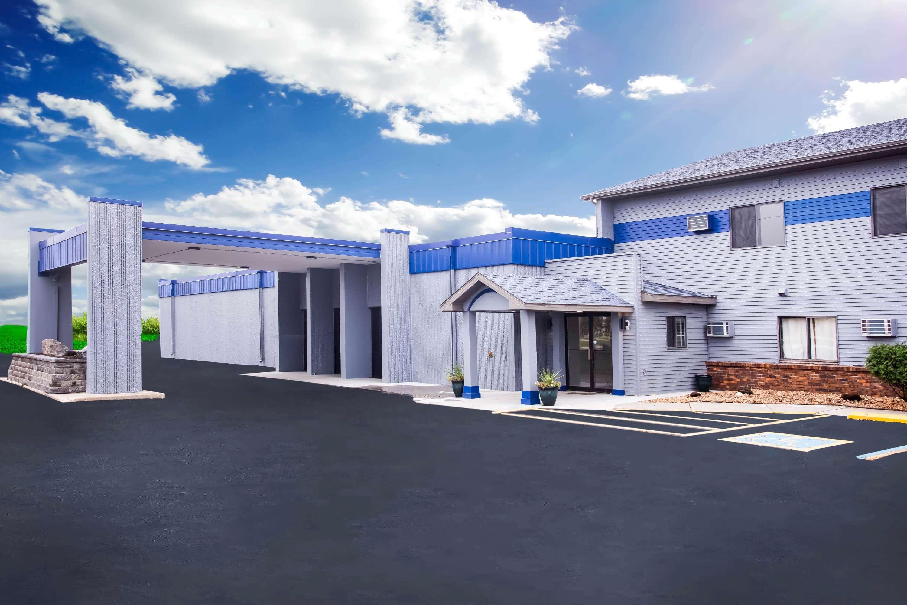 Travelodge By Wyndham Wahpeton Екстериор снимка